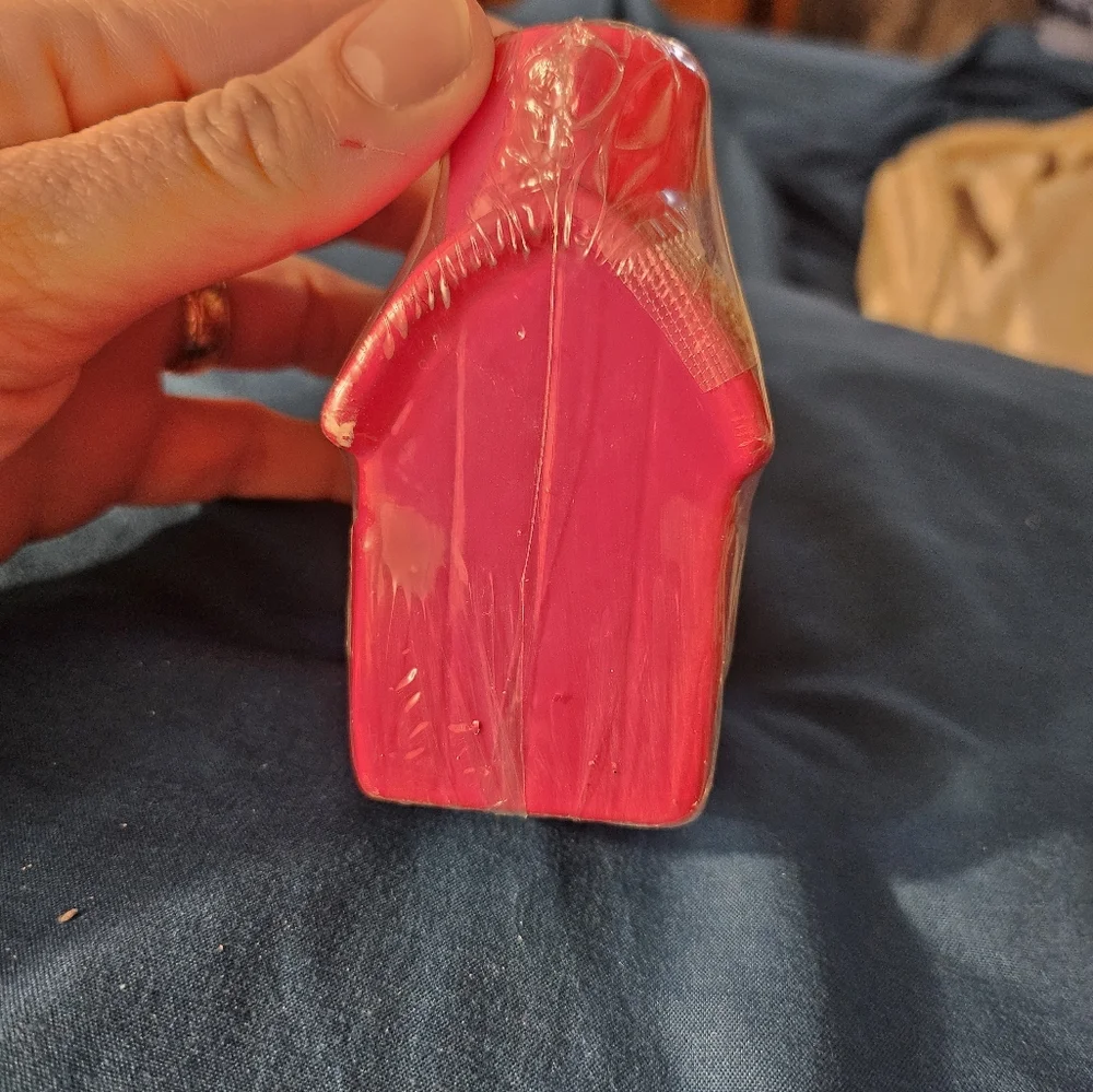 NEW Toothpick Holder Red Barn Ceramic‎
